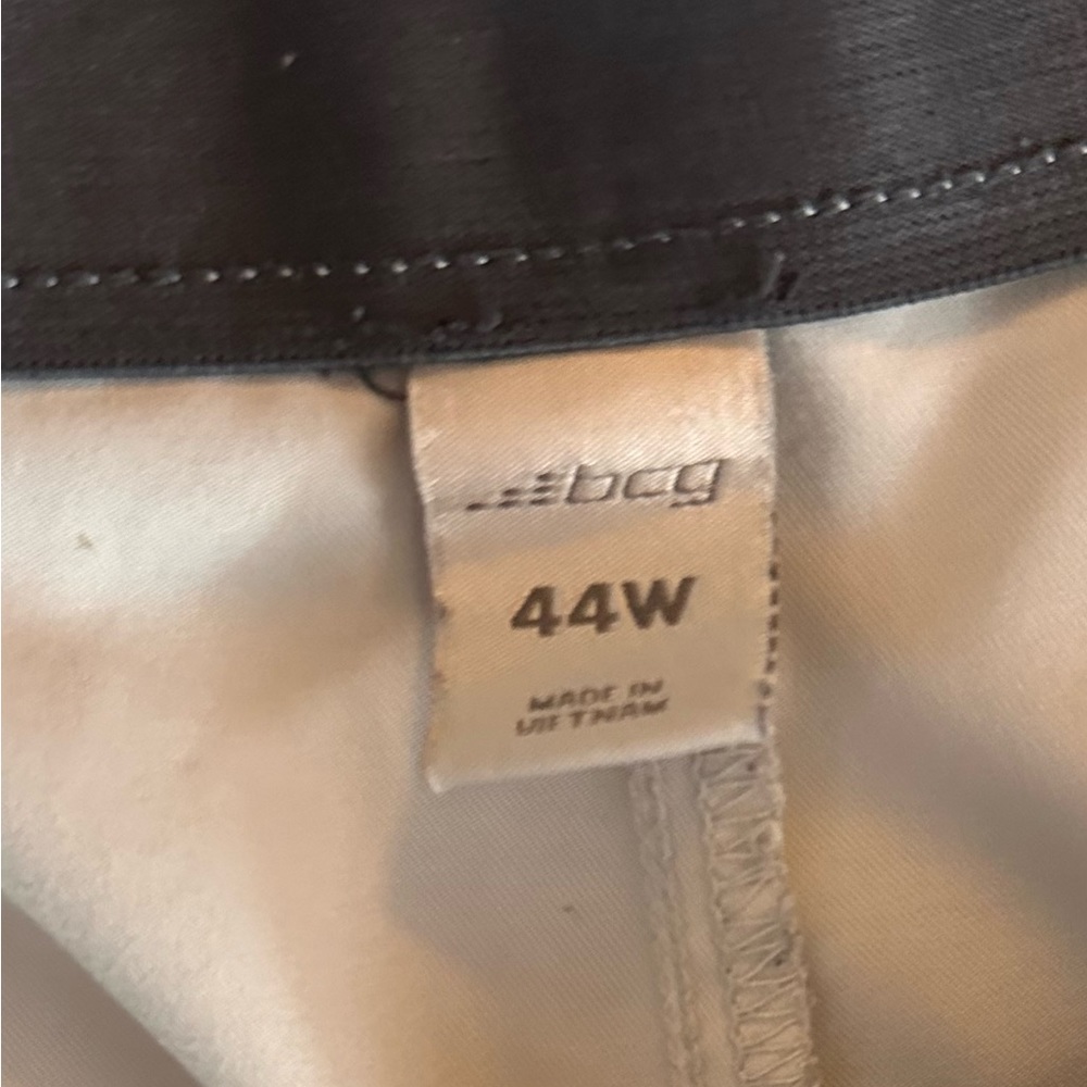 Shorts - Picture 3 of 3